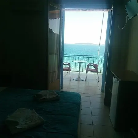 Christina Hotel 2*